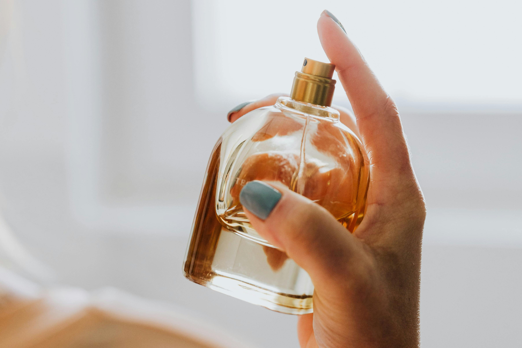 waarom synthetische parfums schadelijk kunnen zijn